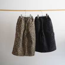画像をギャラリービューアに読み込む, (minimal)leopard capri pants
