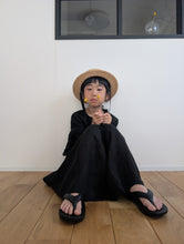 画像をギャラリービューアに読み込む, IPNI thong sandal
